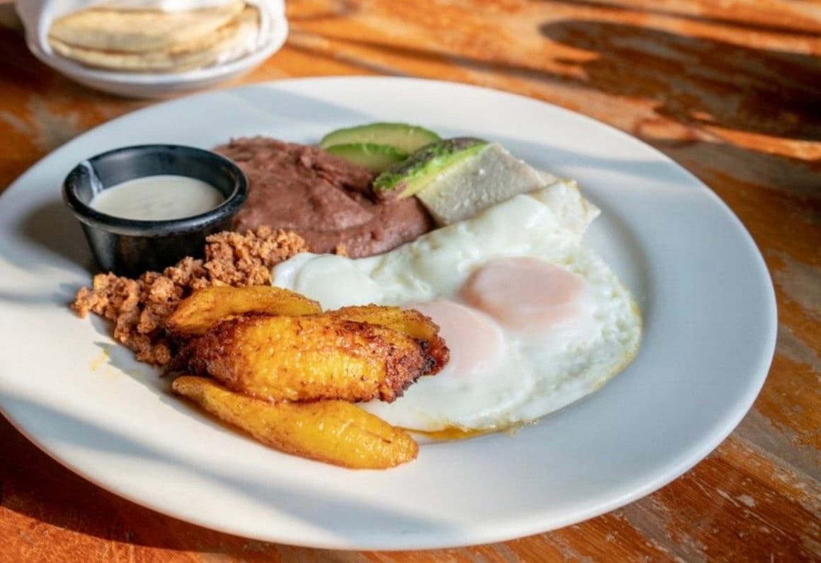 Desayuno Típico — Traditional Honduran Breakfast